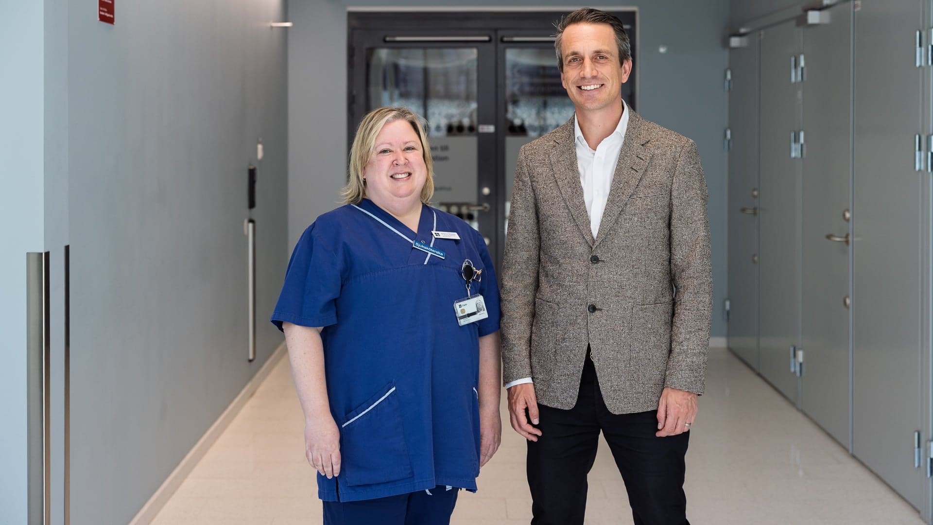Foto på Rebecca Ottosson ny verksamhetschef Akutkliniken och Gustaf Storm, vd